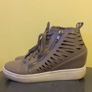 * Steve Madden * sneakers